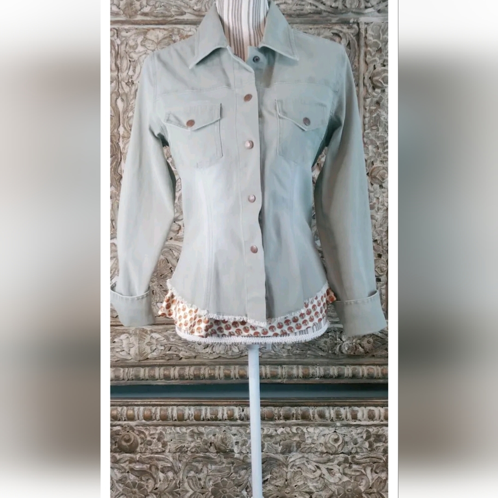 SO Woman's snap front Western Shirt Jacket Top Long Sleeve Raw Hem